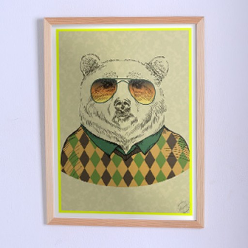 Poster The Bear in sweater